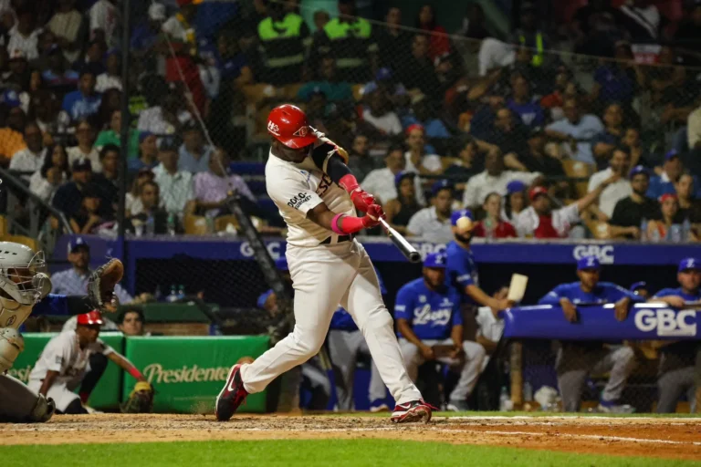 Junior Lake Castiga a Jairo Asencio con Jonrón y Pujols Debuta con Triunfo.